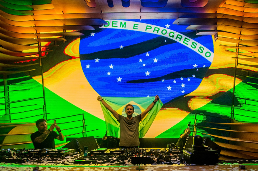 Armin van Buuren retorna ao Brasil para shows no Green Valley e Arca